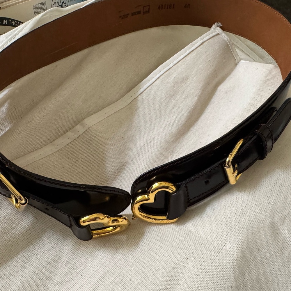 Moschino Gold Heart Buckle Belt